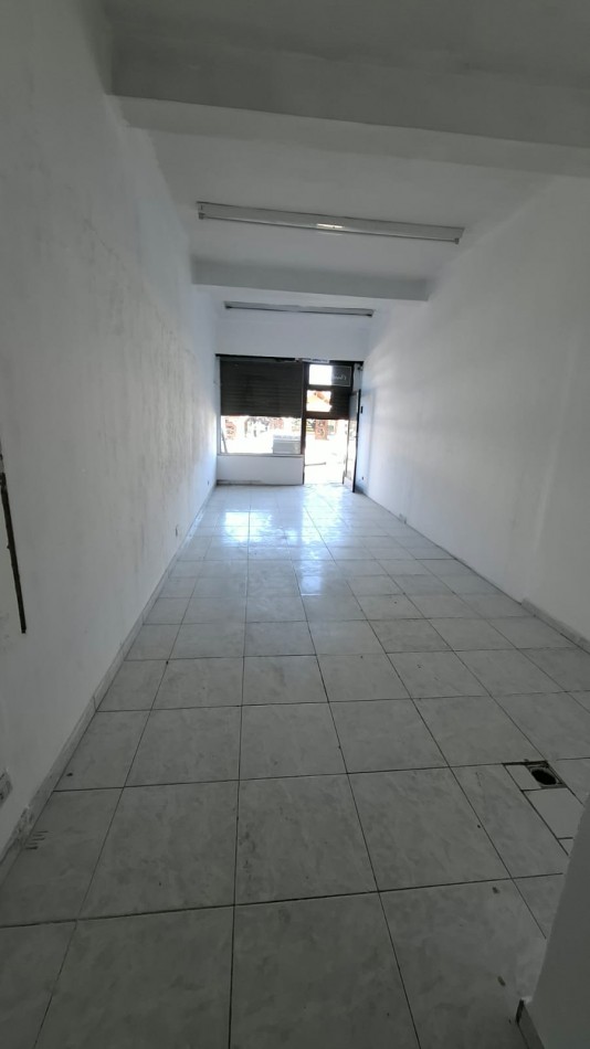 LOCAL COMERCIAL ONELLI 2067 L1