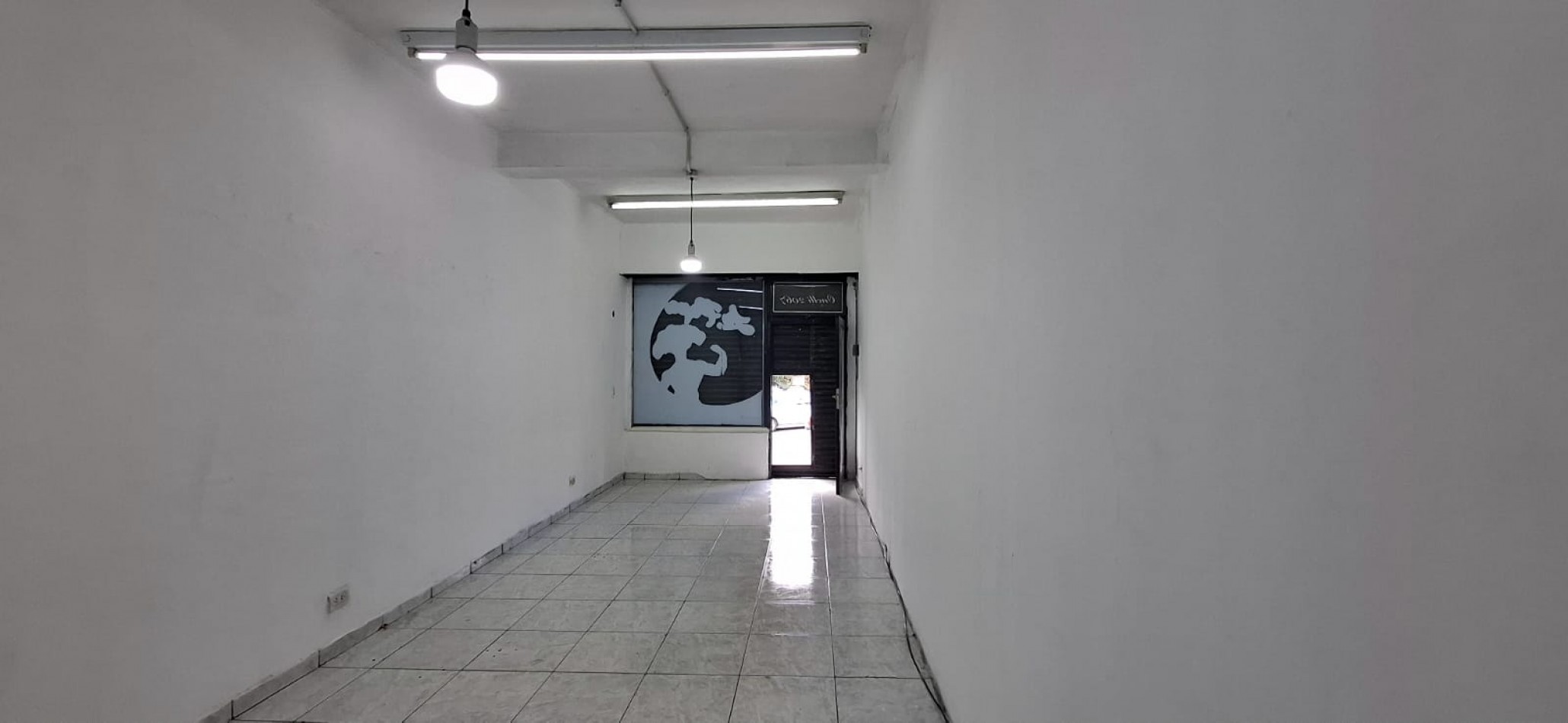 LOCAL COMERCIAL ONELLI 2067 L1