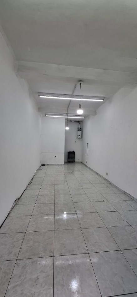 LOCAL COMERCIAL ONELLI 2067 L1