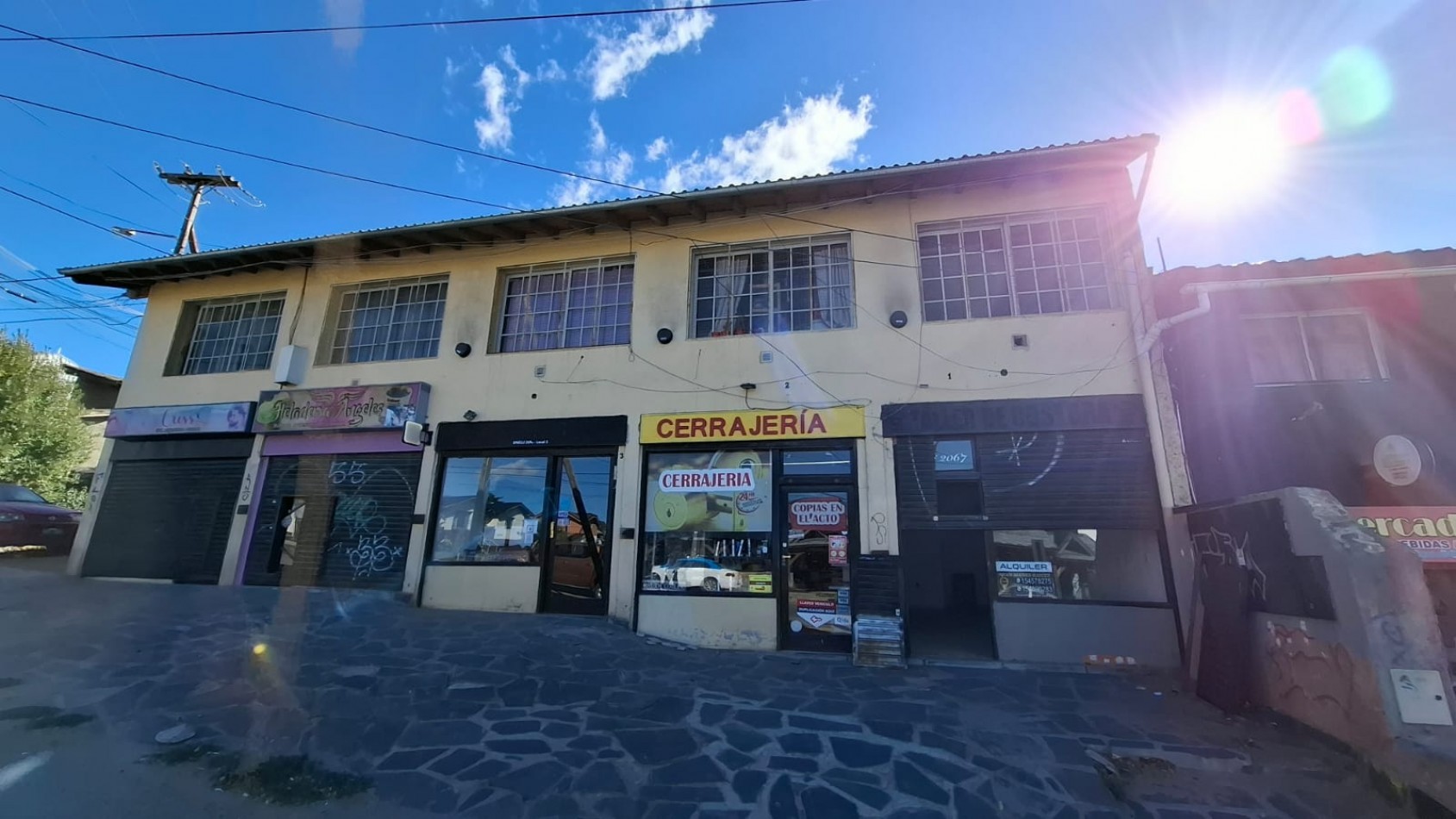 LOCAL COMERCIAL ONELLI 2067 L1