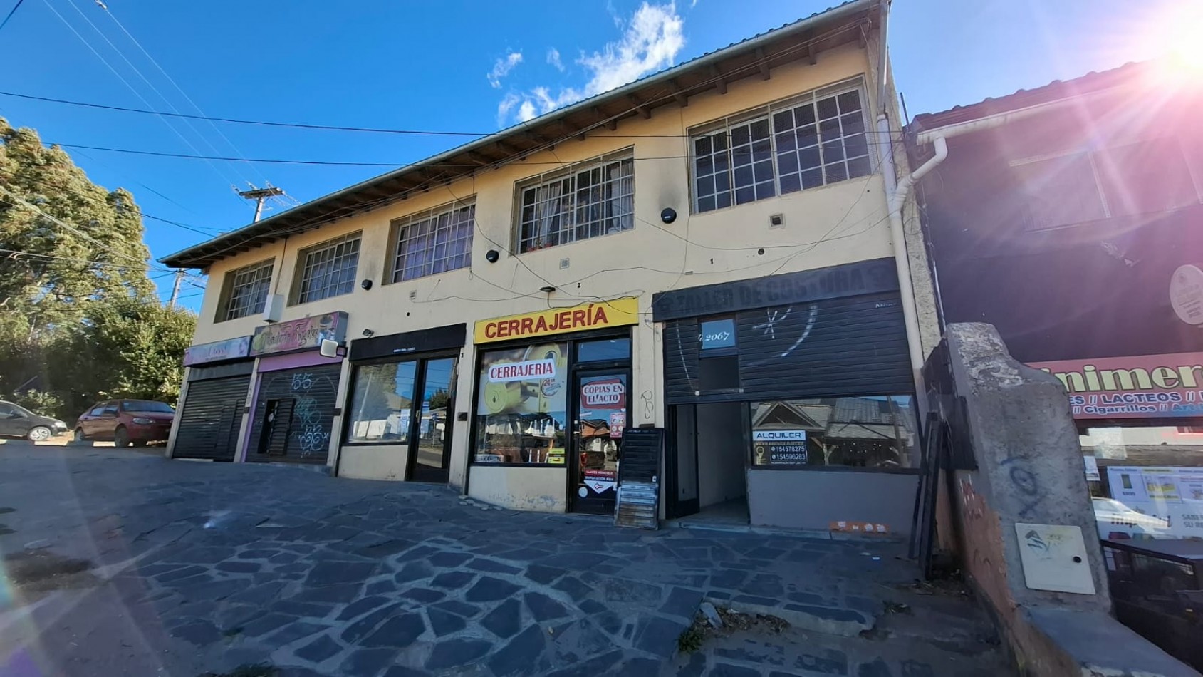 LOCAL COMERCIAL ONELLI 2067 L1