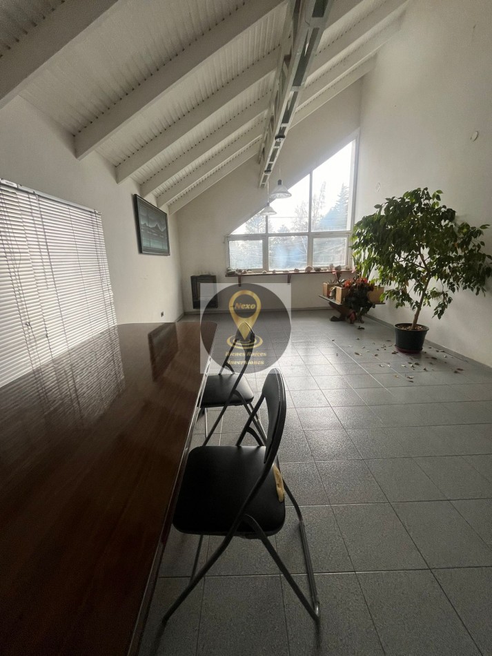 OPORTUNIDAD: VENTA 3 CASAS, 2 LOCALES COMERCIALES, CABAÑA PARA RENTA TURISTICA