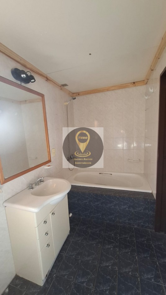 CASA PH EN VENTA EN BARRIO PINAR DEL LAGO