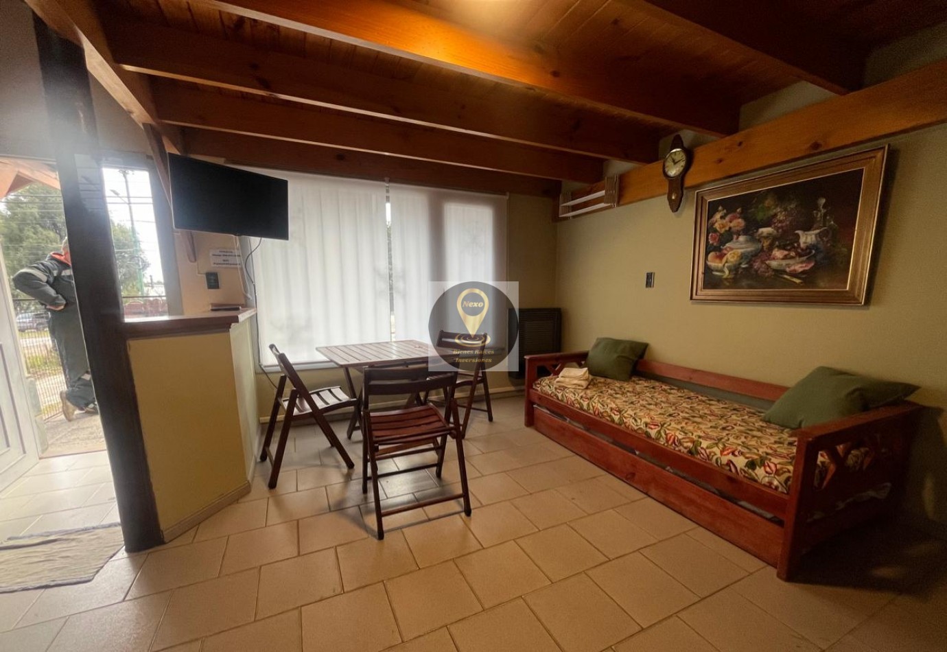 OPORTUNIDAD: VENTA 3 CASAS, 2 LOCALES COMERCIALES, CABAÑA PARA RENTA TURISTICA